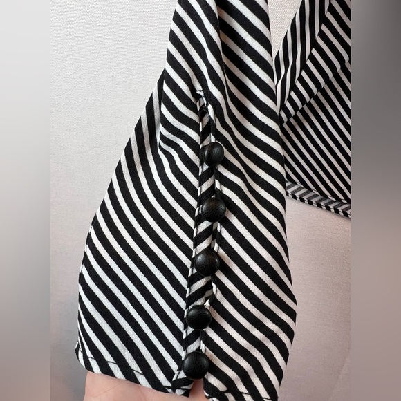 Anthropologie Madison d’Amelie black white stripe blouse size Small slimming - Picture 2 of 10